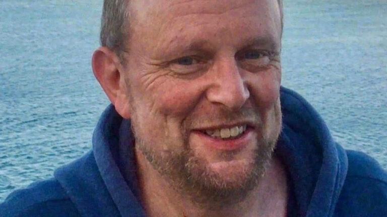 Tributes paid to radio pioneer Ian Lacey